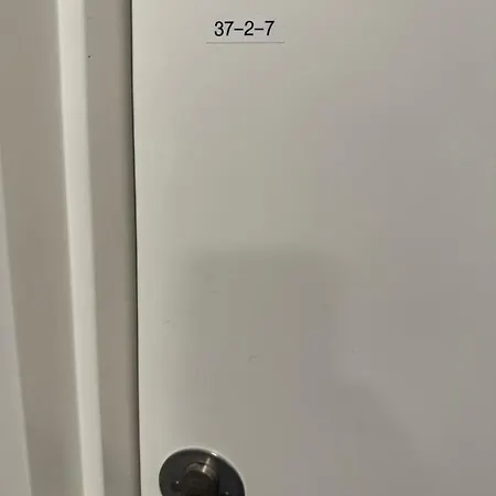 37-2-7 Daemningen Apartman *